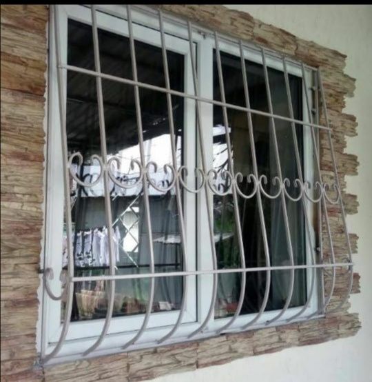 Решетки на окна металлические