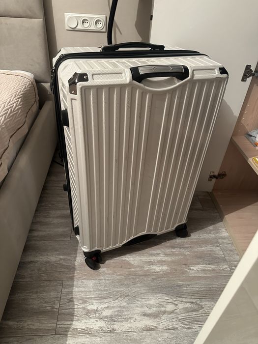 Чемодан самый большой размер