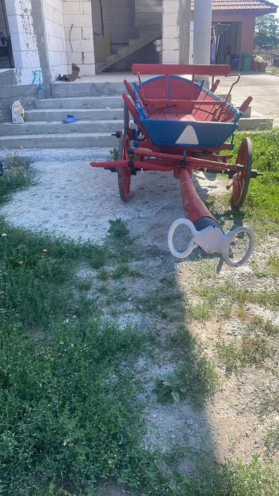 Vând căruță vopsită nouă