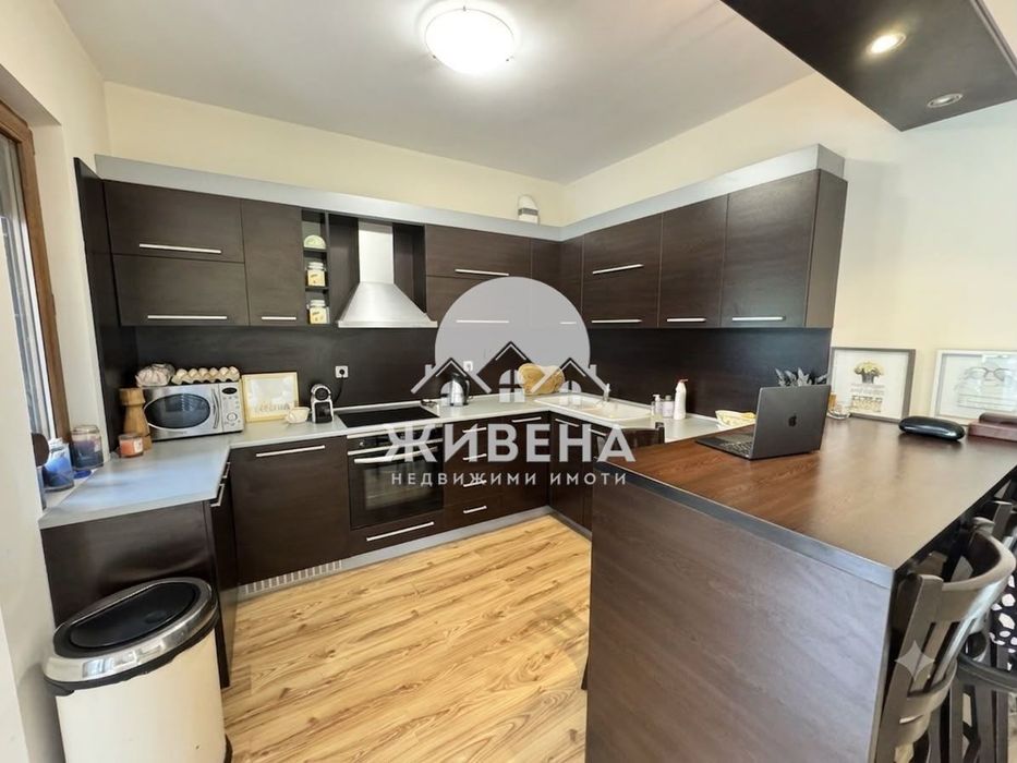 Продава обзаведена къща в с.Царичино, обл. Добрич