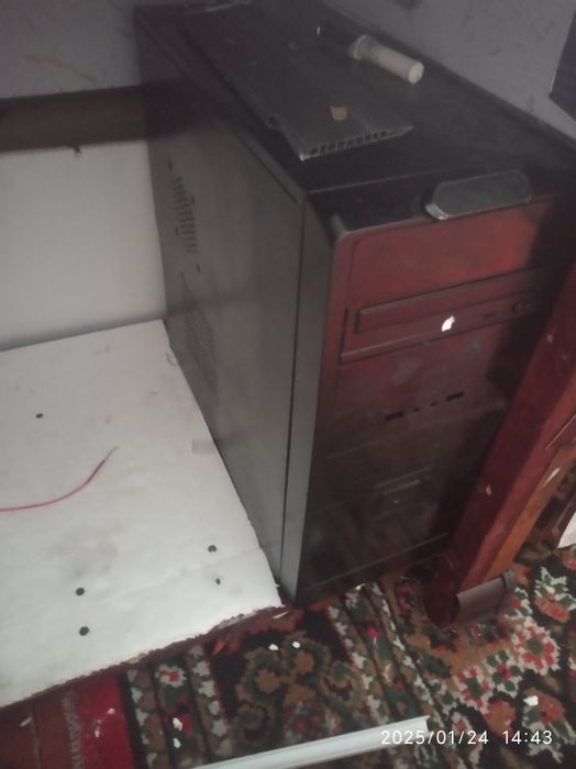 Stol kompyuter 8/500