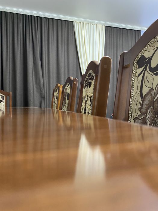 Стол в хорошем состоянии