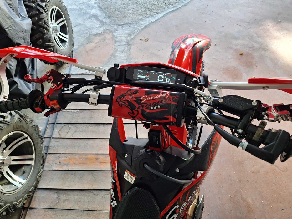 Sanchez Bandit Ендуро кросов мотор 300 Нов