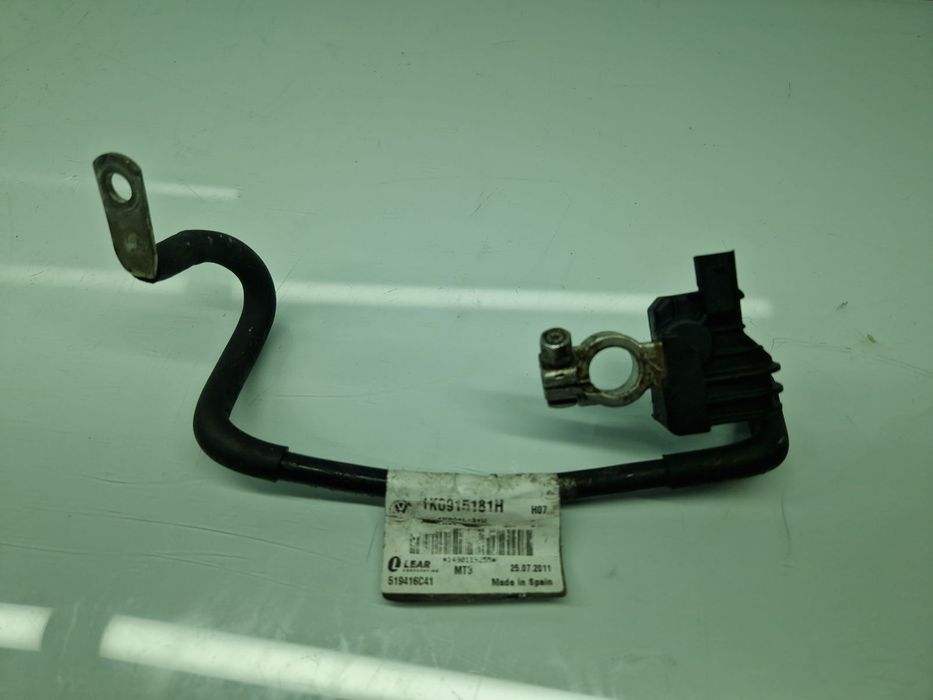 Borna baterie (-) Volkswagen Passat B7 (362) [Fabr 2010-2014] 1K091518