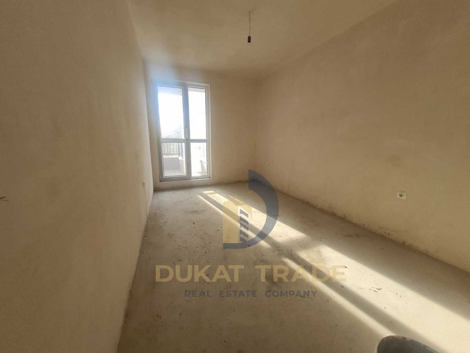 Продава се Тристаен апартамент в Варна, Колхозен пазар - 100 кв.м за 1493 €/кв.м - Снимка #5