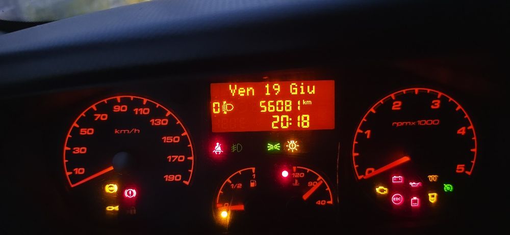 Iveco Daily 60c15 ,65c15,70c15,35c15 basculabil trilateral cu macara Palfingher PK 5000  , cat  C