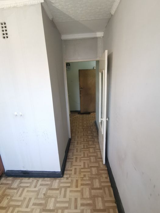 Продаётся 2-х ком кв-ра в 16 мкр дом 35