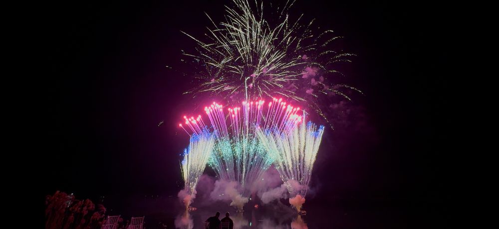 Fac de artificii - de zi si seara