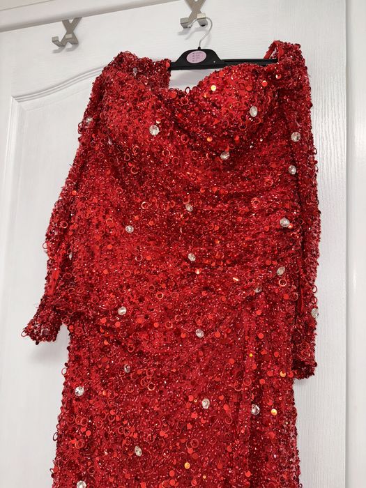 Rochie realizata la comanda manual