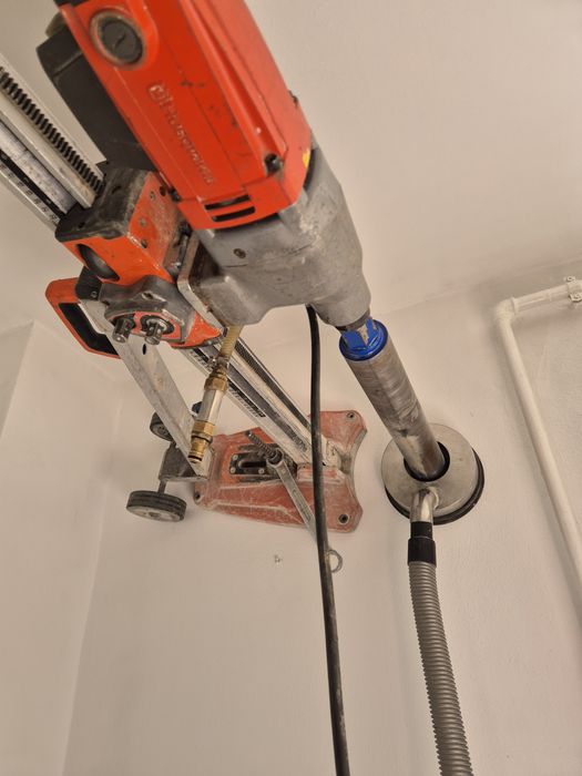 Găuri prin carotare