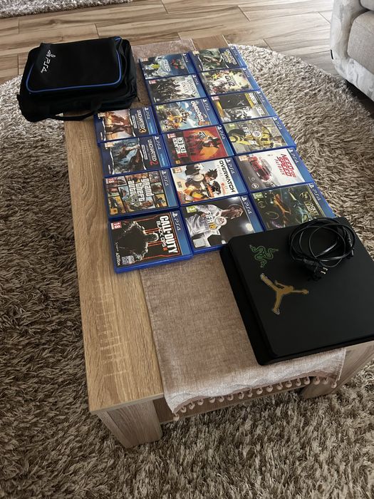 Vand ps4 slim 500gb plus 16 jocuri cu cd