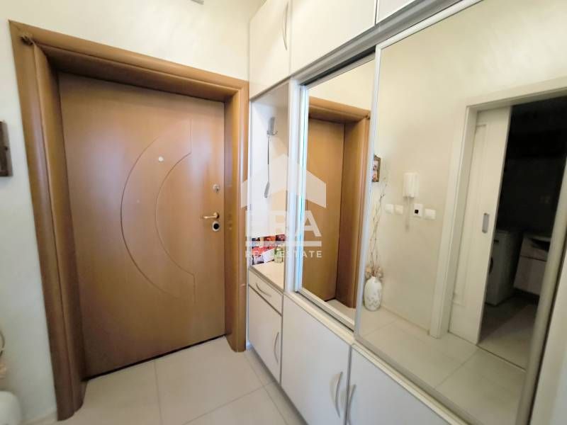 Дава се под наем Тристаен апартамент в Хасково, Център - 110 кв.м за 612 € - Снимка #1