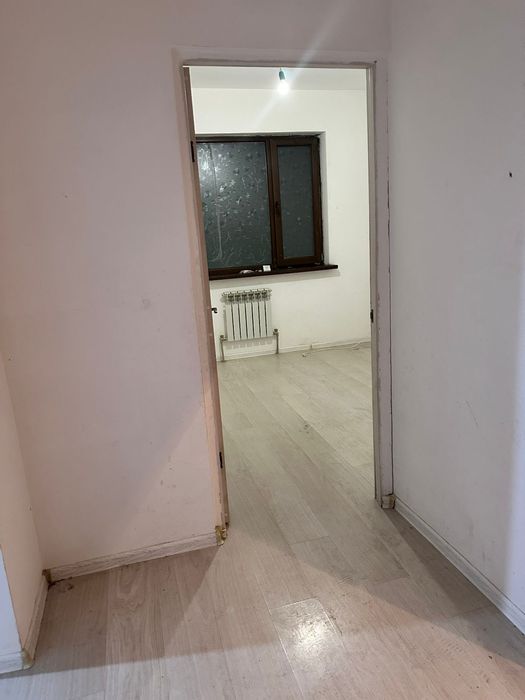 Продам квартиру 1комн 42м²