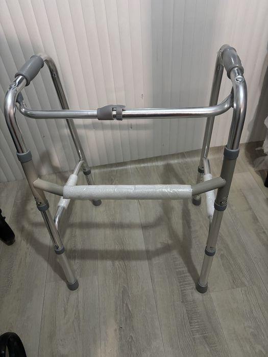 Продам ходунки био туалет