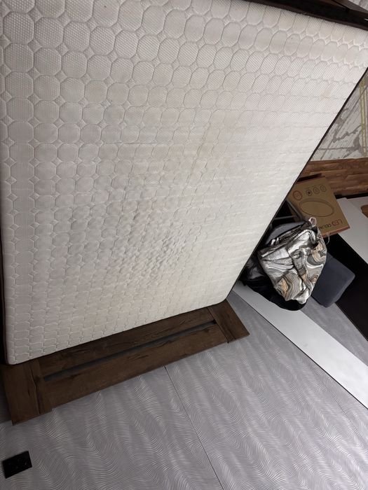 Продам кровать и матрасом