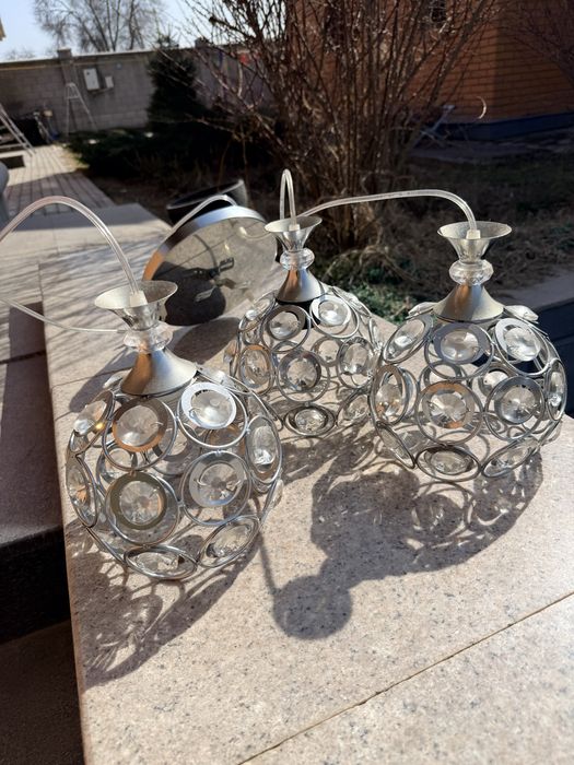 Парные люстры с камнями