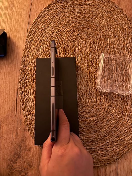 Vând Flip 5 memorie 512 GB impecabil