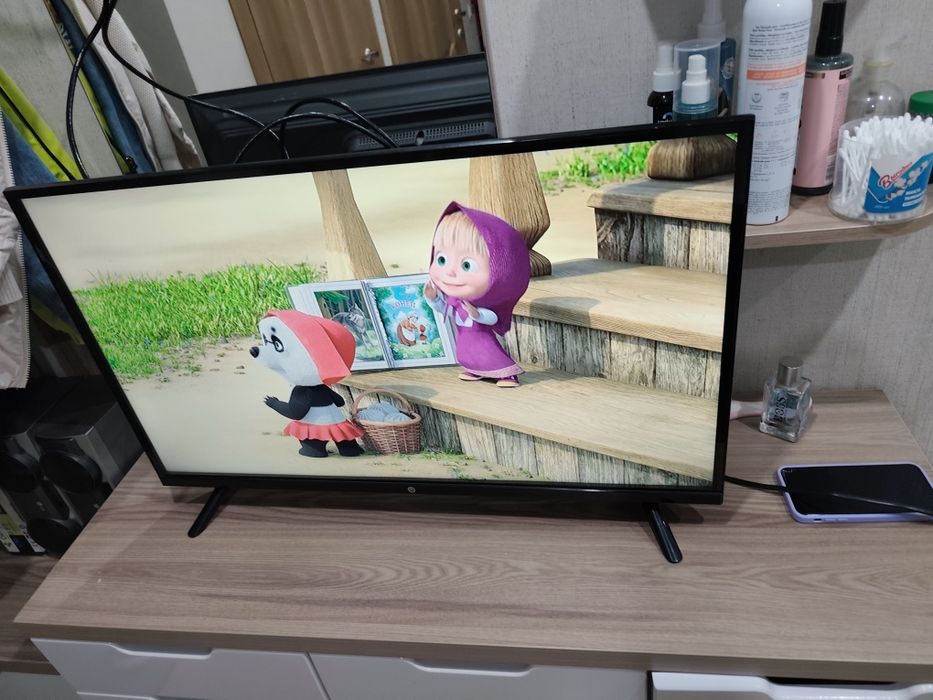 Телевизор Смарт 82 см диагональ экрана