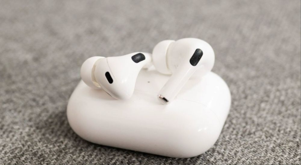 Vand Air Pods 2( 2nd generation),originale , in stare excelenta