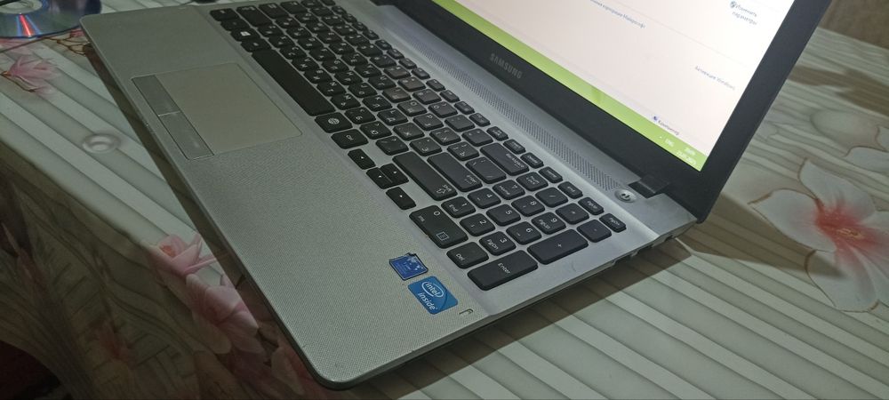 Noutbuk SAMSUNG DD3, operativka 4g, xotira 500g