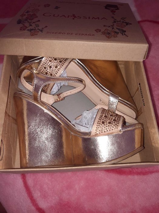 Официални дамски обувки на платформа