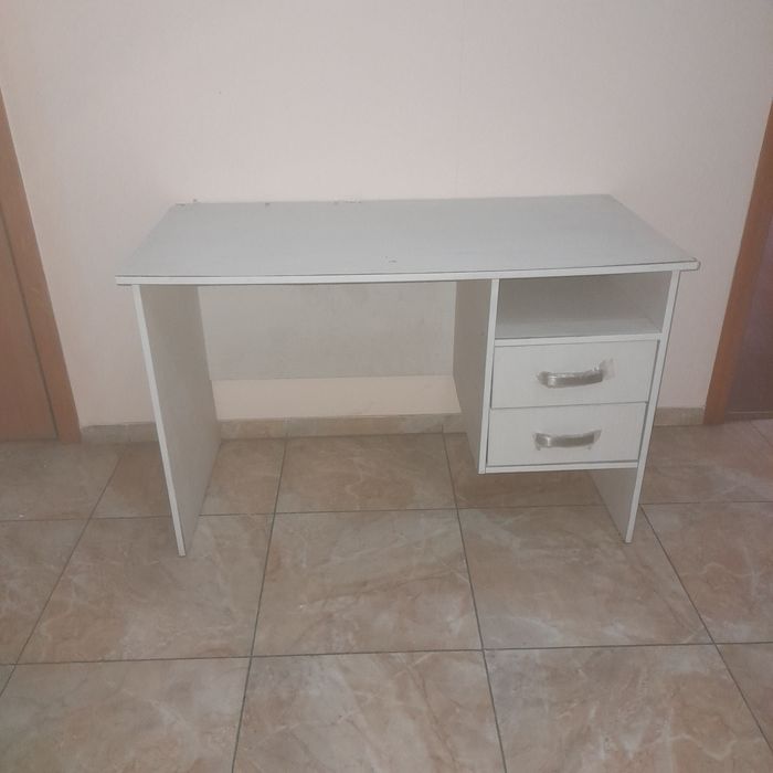 Продаётся стол..