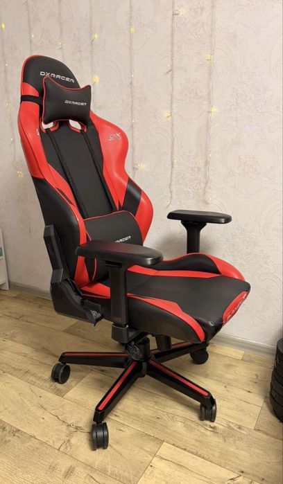 Продам игровое кресло dxracer gladiator