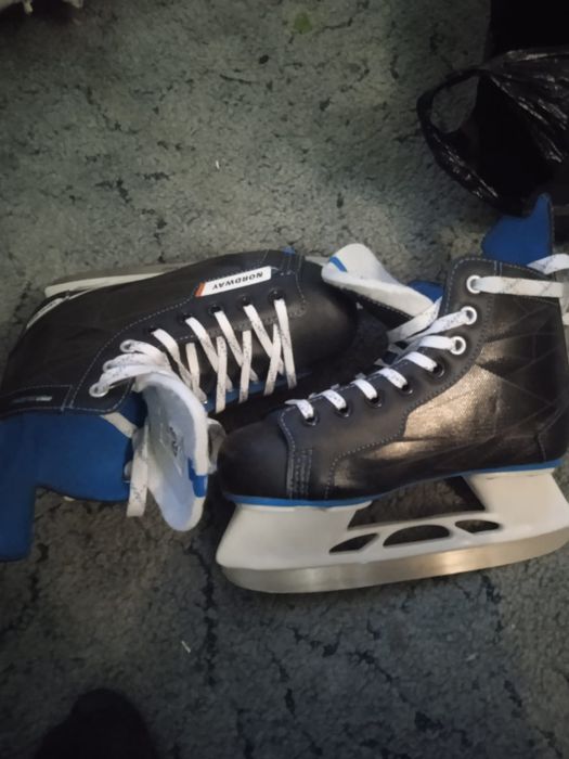 Зимние.   Коньки