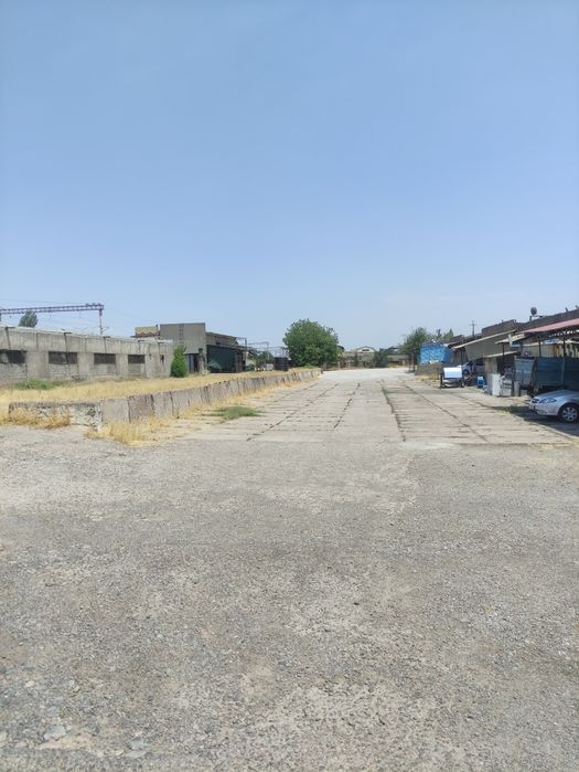 Кибрайский район САНИИФ База в доль дороги 1га земли, ж/д ветка и 720