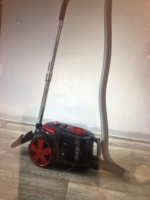 Пылесос в отличном состояний
