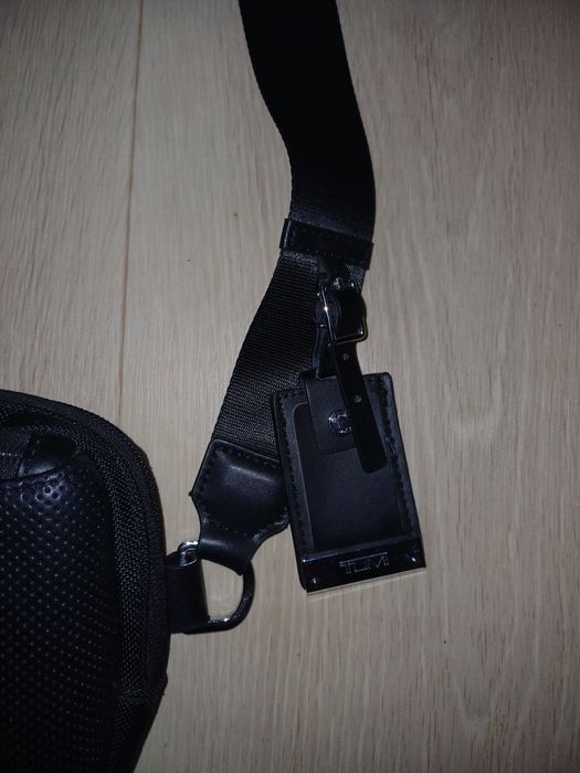 Продам барсетку Tumi