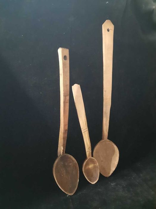 3 linguri decorative din lemn