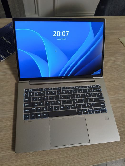 HP elitebook Ryzen 215W (i5 15th) , ddr5 16GB, 256gb ssd