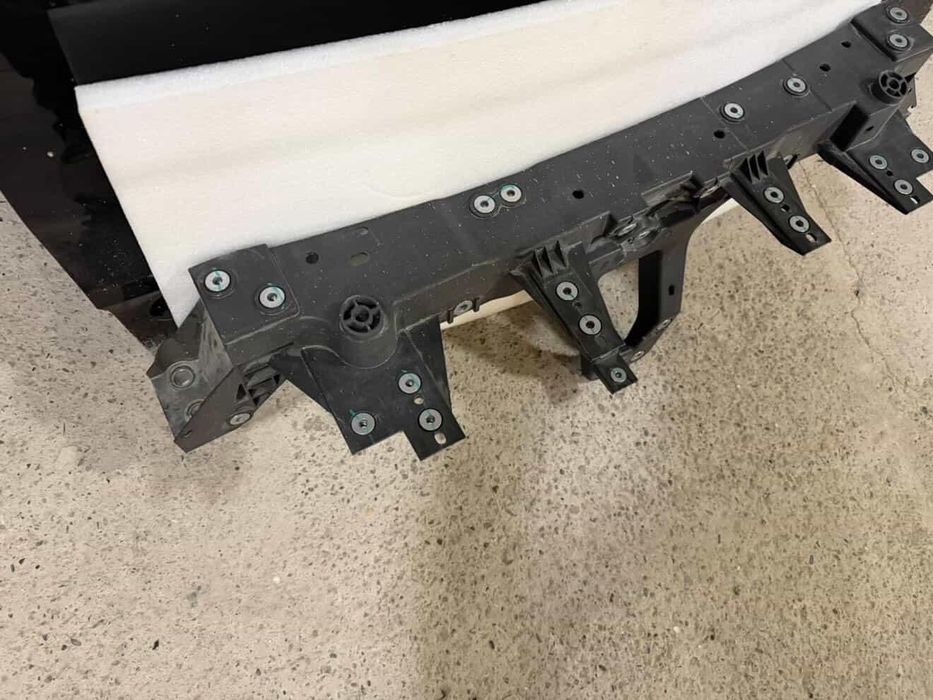 Byd yuan up oldi ekran telivizor