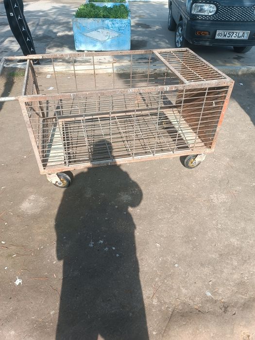 Tachka sotiladi cerojna