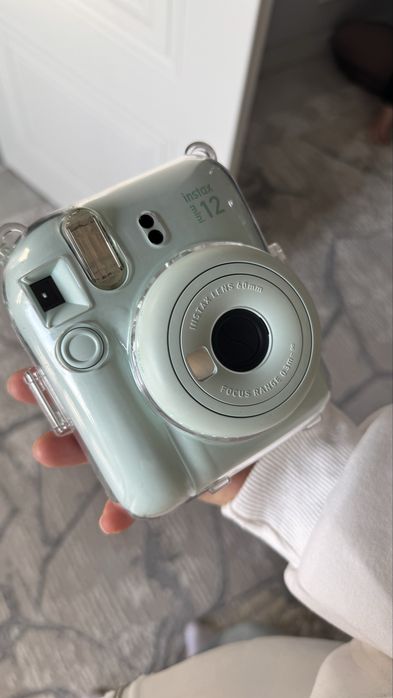 Пленочный фотопарат instax mini 12