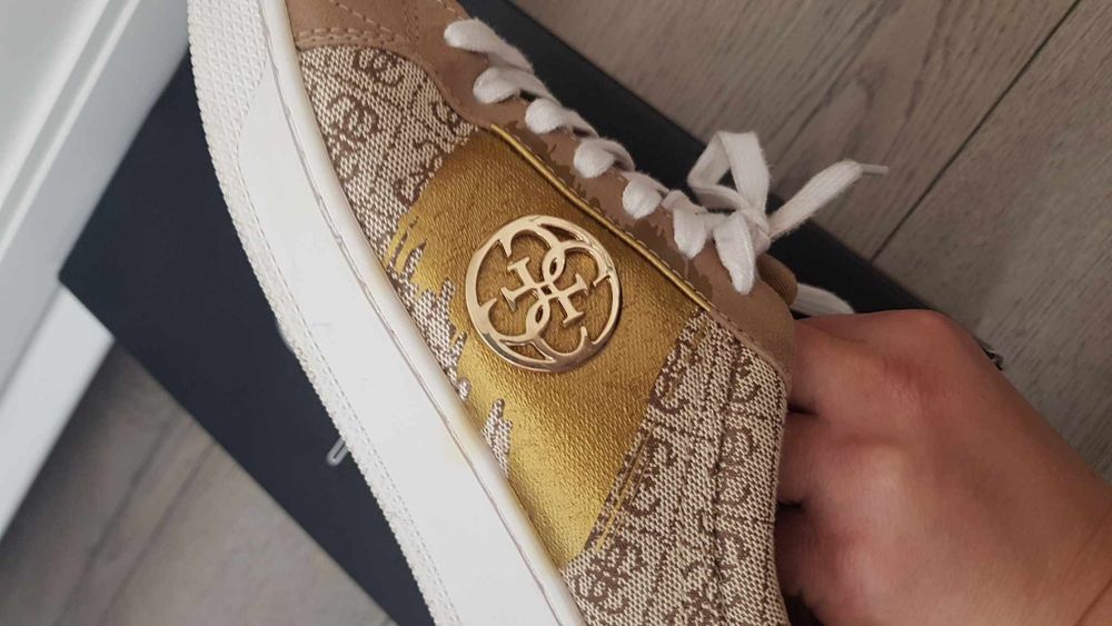 Guess &Desa 40N,в отлично състояние