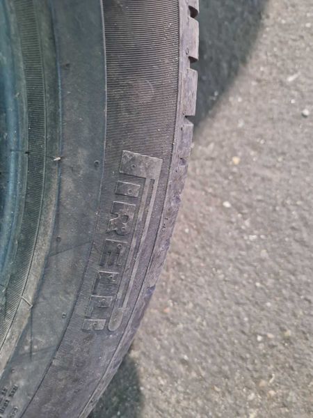2 Pirelli R19 255/45/ 
летни гуми DOT0421
