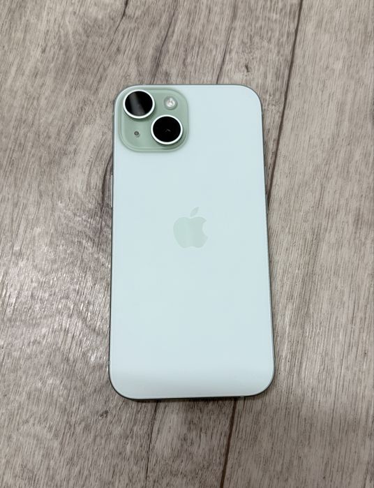iPhone 15 в идеальном состоянии