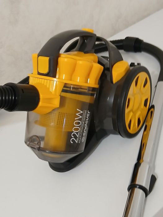 Продаю мощный пылесос