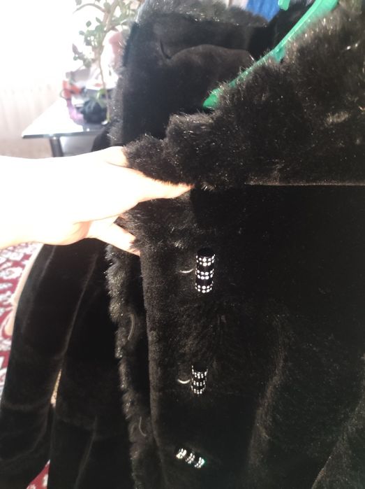 Продам искусственную шубу