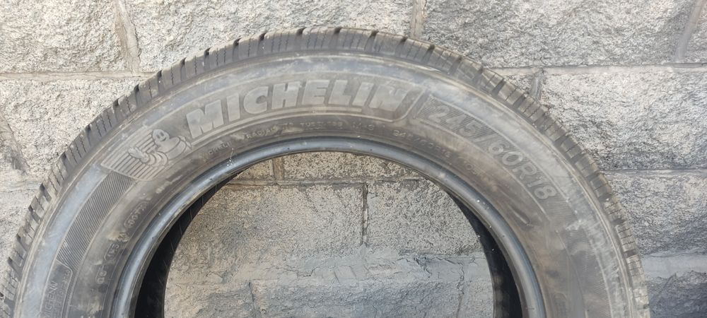 Продам шины двух видов.