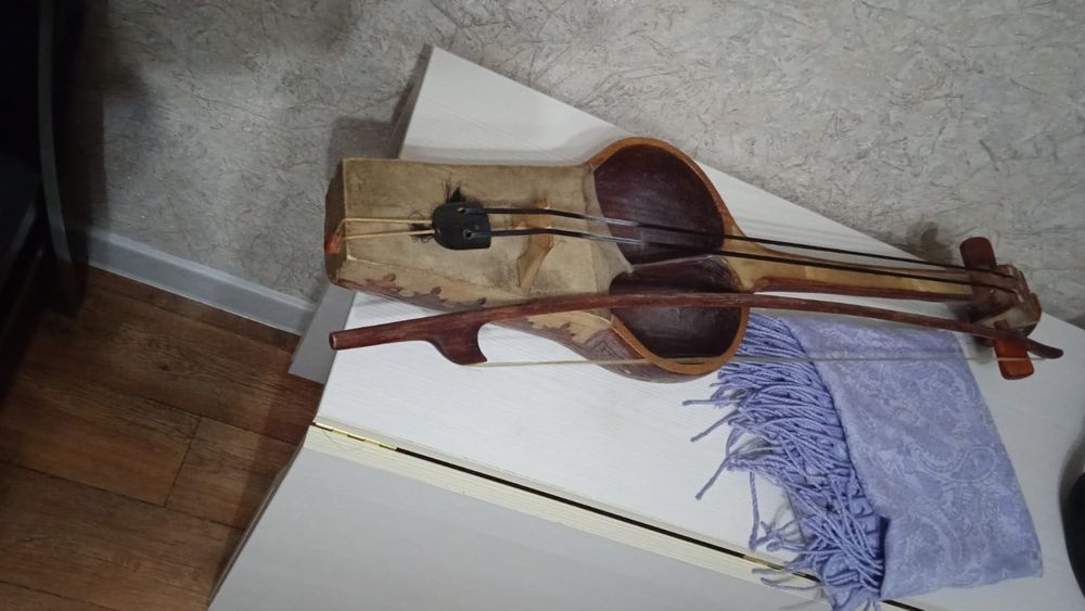 Қылқобыз сатылады.