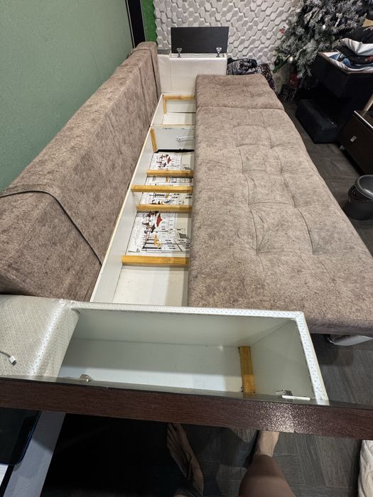 Продам Диван с пуфом