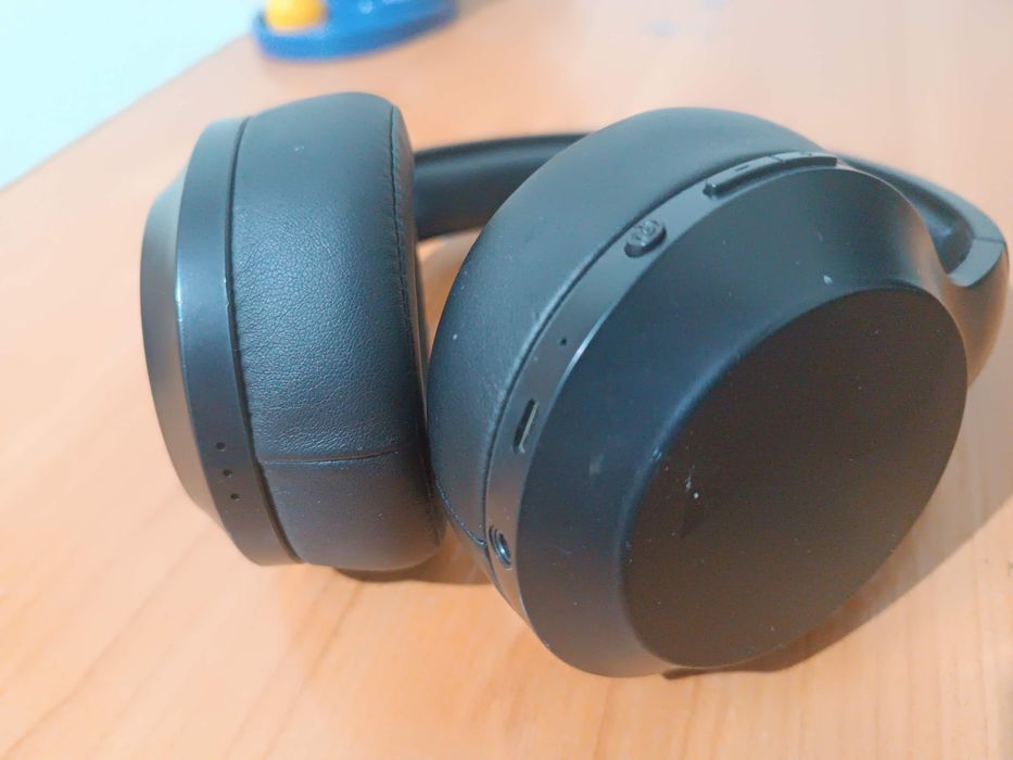 Продам наушники Remax