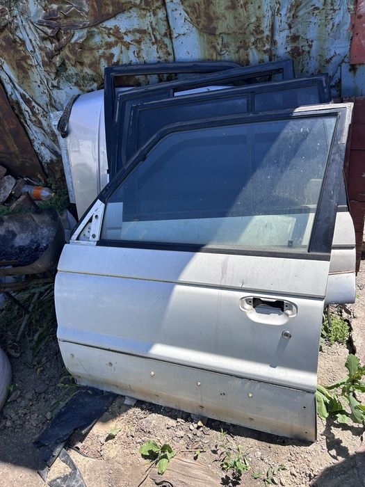 Продам двери Mitsubishi Pajero