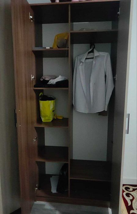 продаю б/у шкаф угловой