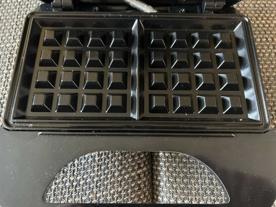 Продавам Гофретник