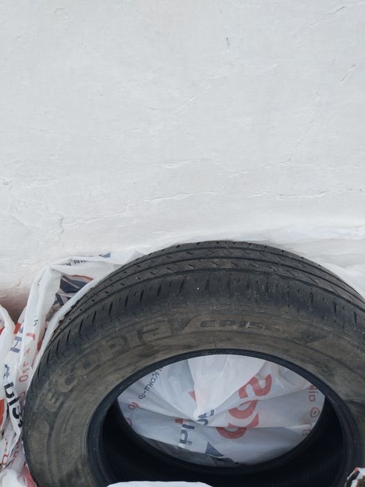Продам шины на легковое авто б/у