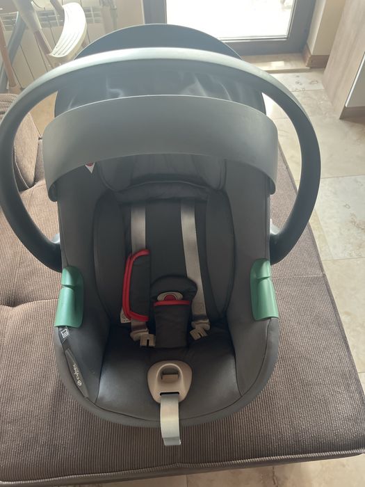 Cybex Aton B стол за кола